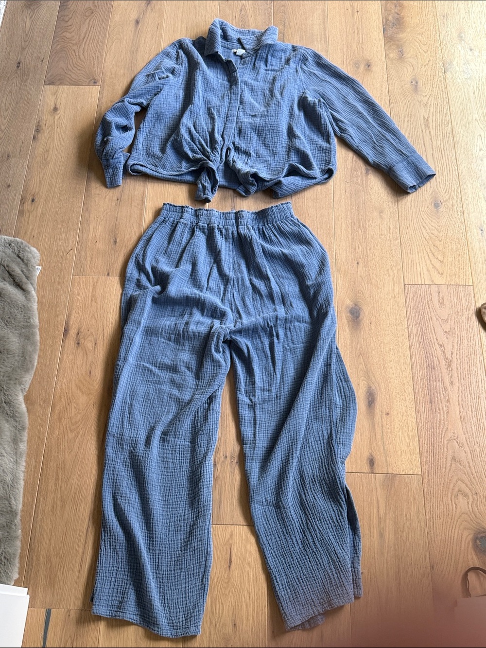 Design History Slate Blue Crinkle Button-Front Shirt with matching pants